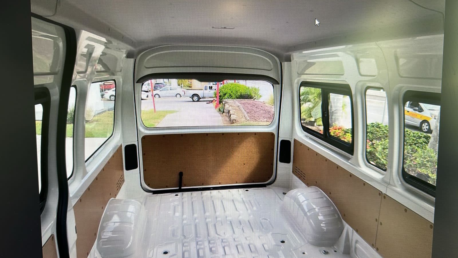 Toyota Hiace Diesel 2024 (7)