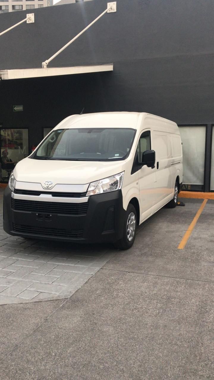 Toyota Hiace Diesel 2024 (11)