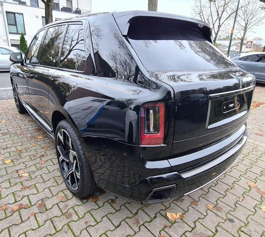 Rolls Royce Cullinan Black Badge facelift 2025 (7)