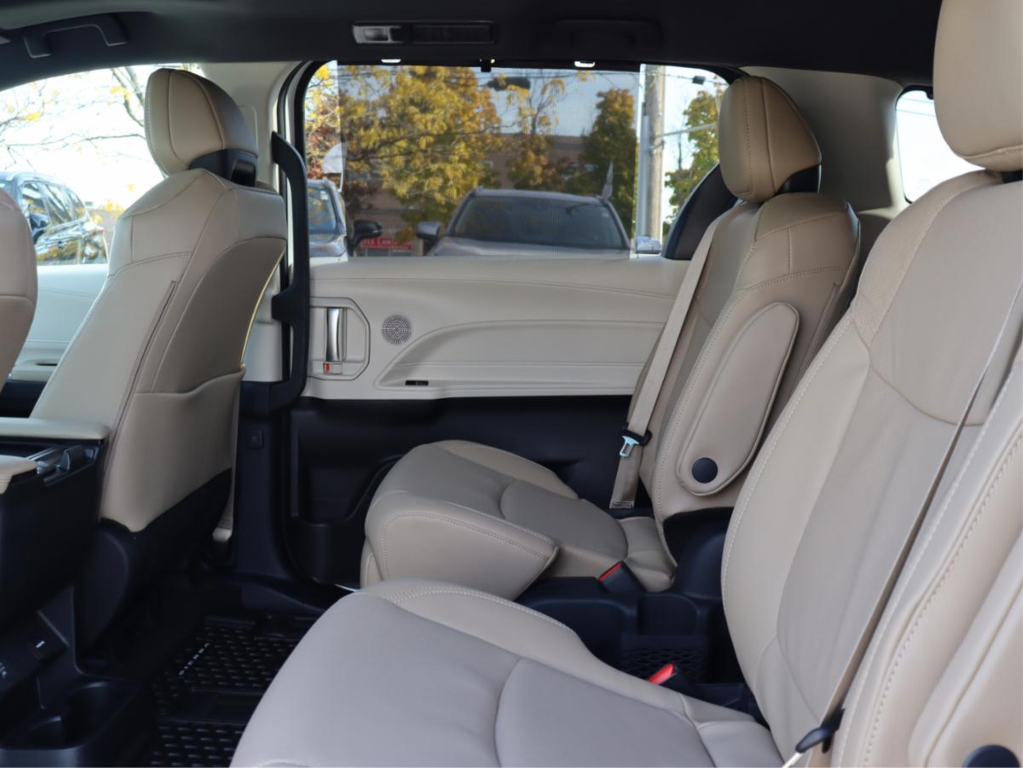 Toyota Sienna 4dr AWD Passenger Van 2024 (12)