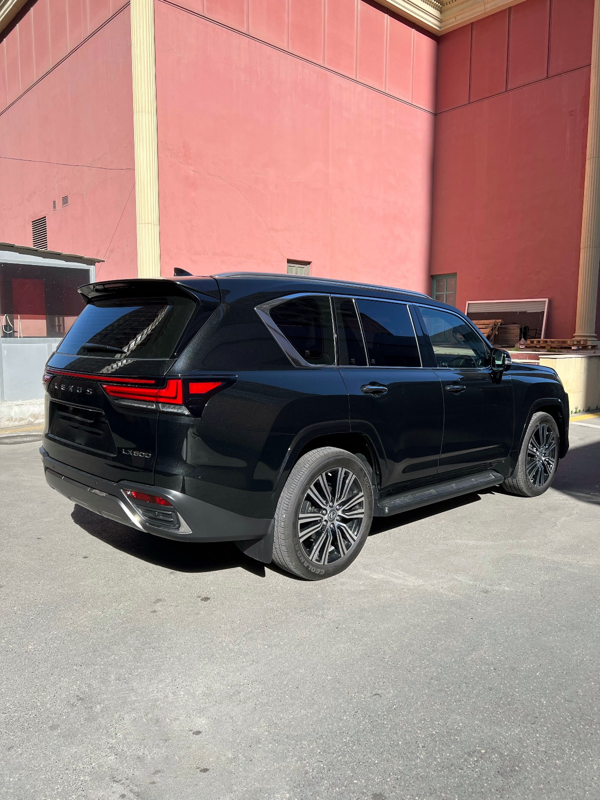 Lexus LX600 Urban 7 seater 2024 (13)