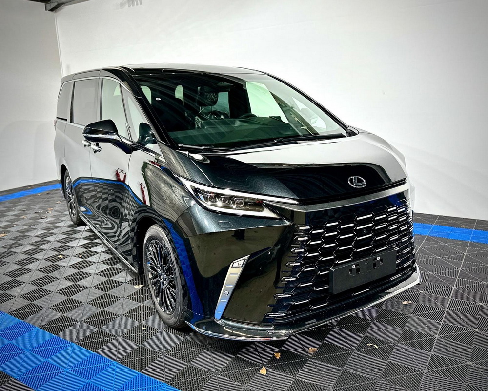 Lexus LM350h 2.5l Hybrid 4 seats 2025 (12)