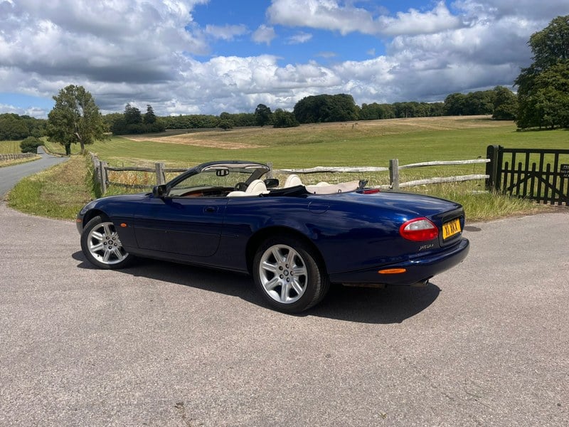 Jaguar XK8 For Sale (8)