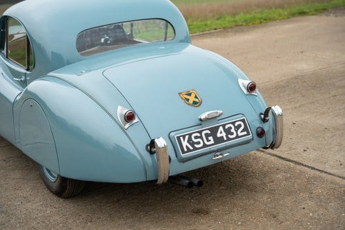 Jaguar XK120 FHC (7)