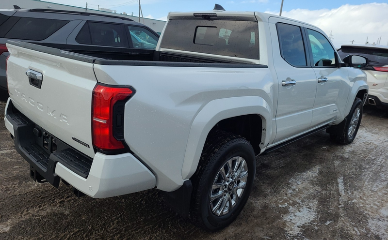 Toyota Double Cab Hybrid 2024 (10)