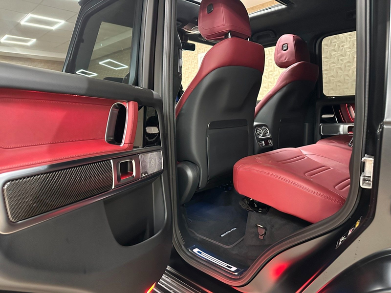 Mercedes Benz G500 2025 (9)