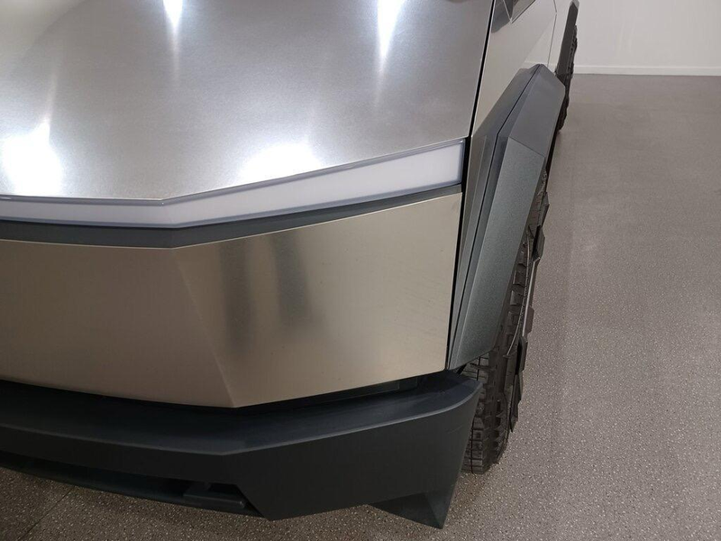 Tesla  Cypertruck Cyberbeast Foundation Edition 2025 (12)