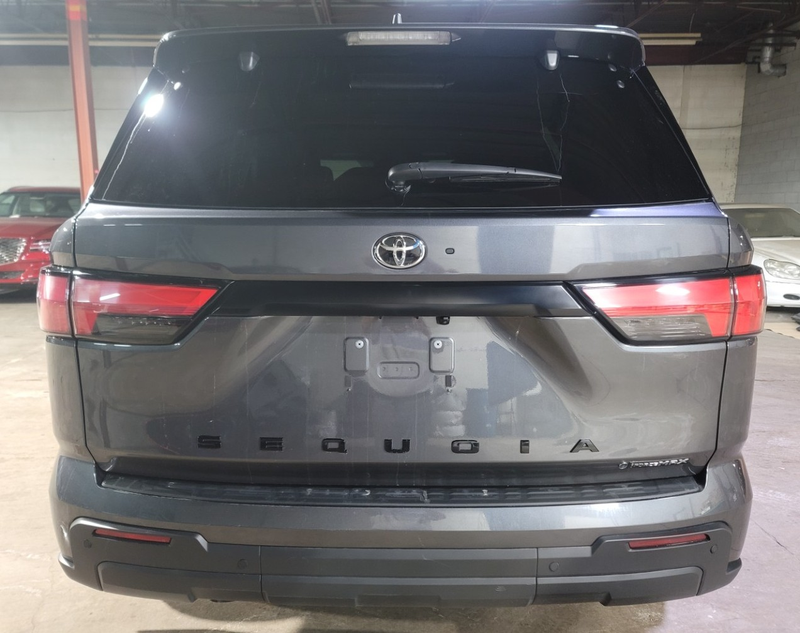 Toyota Sequoia SR5 TRD Off Road 2025 (7)