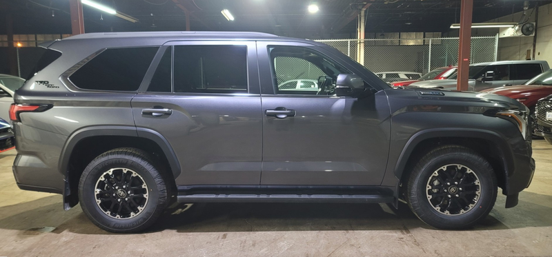 Toyota Sequoia SR5 TRD Off Road 2025 (9)