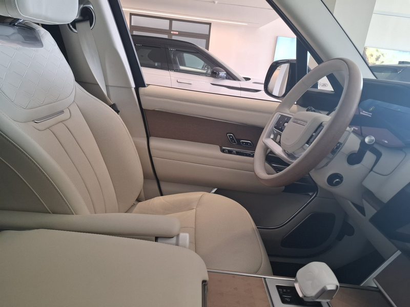 Range Rover P615 SV LWB 4 seats 2025 (7)