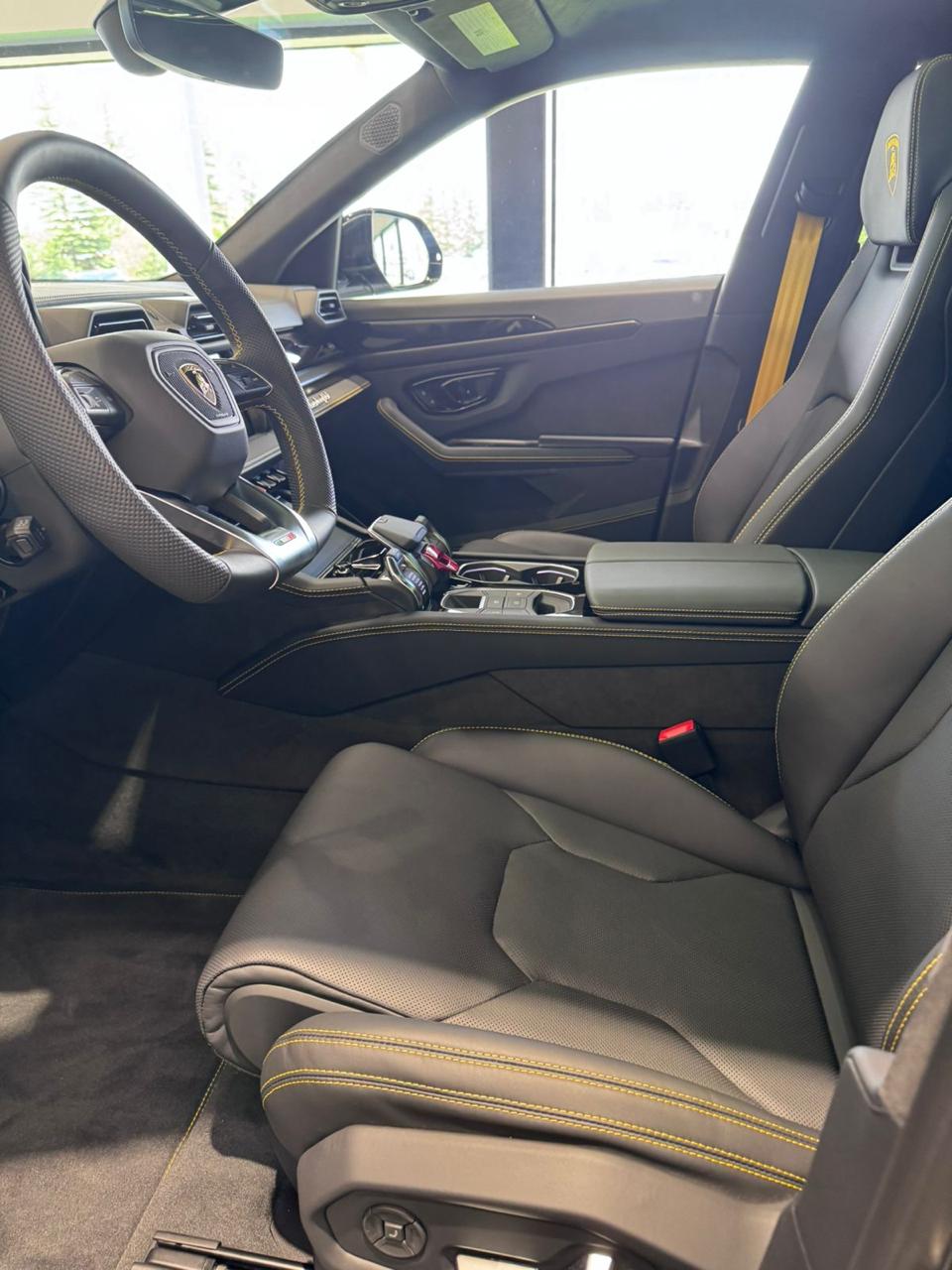 Lamborghini URUS SE 2025 (7)