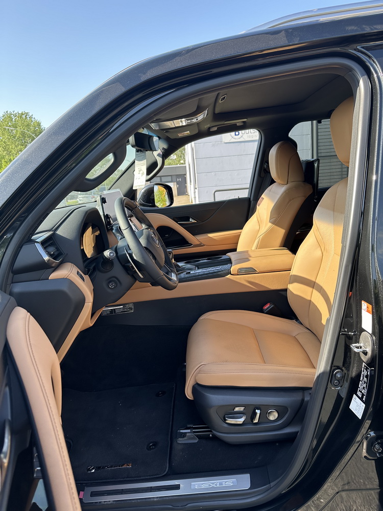 Lexus LX600 Luxury 3,5l 409HP NEW 2024 (8)