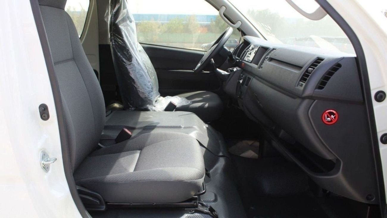 Toyota Hiace 2.5L High Roof Diesel 2024 (13)