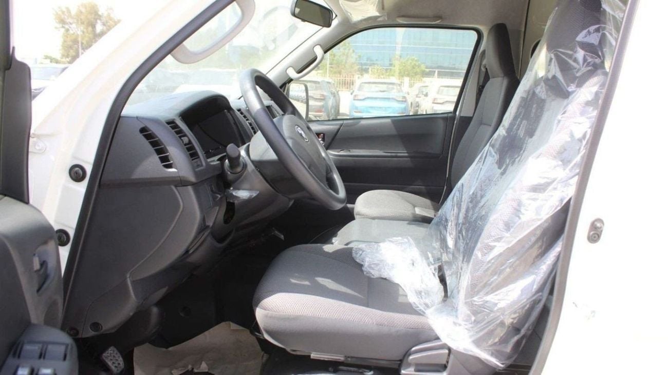 Toyota Hiace 2.5L High Roof Diesel 2024 (14)