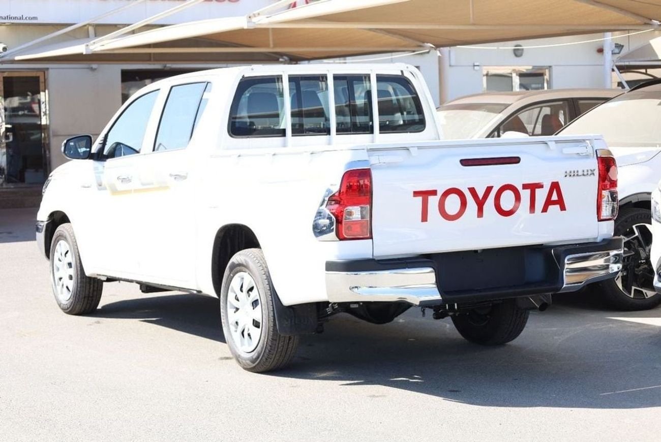 Toyota Hilux 4x2 DC 2.4L MT Diesel 2025 (7)