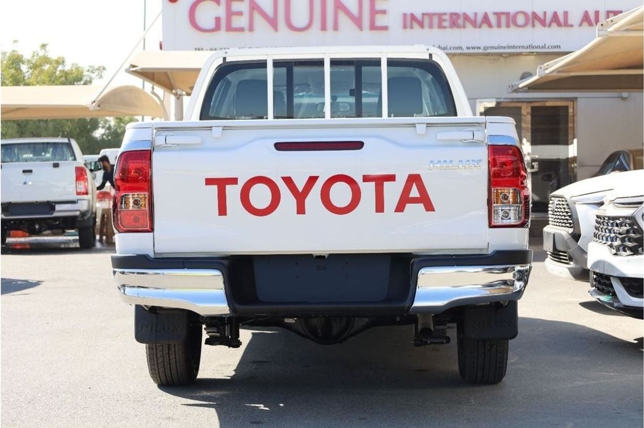 Toyota Hilux 4x2 DC 2.4L MT Diesel 2025 (8)
