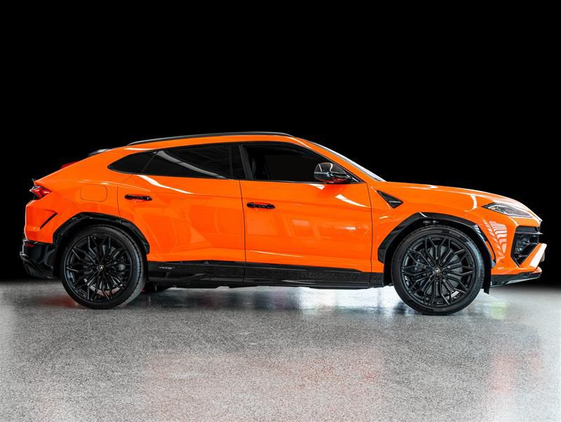 Lamborghini URUS SE 2025 (10)
