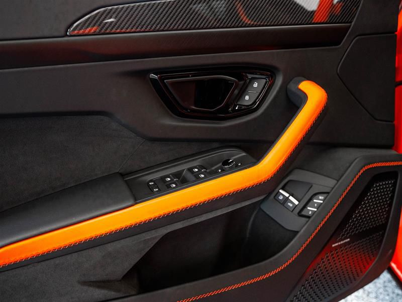Lamborghini URUS SE 2025 (14)