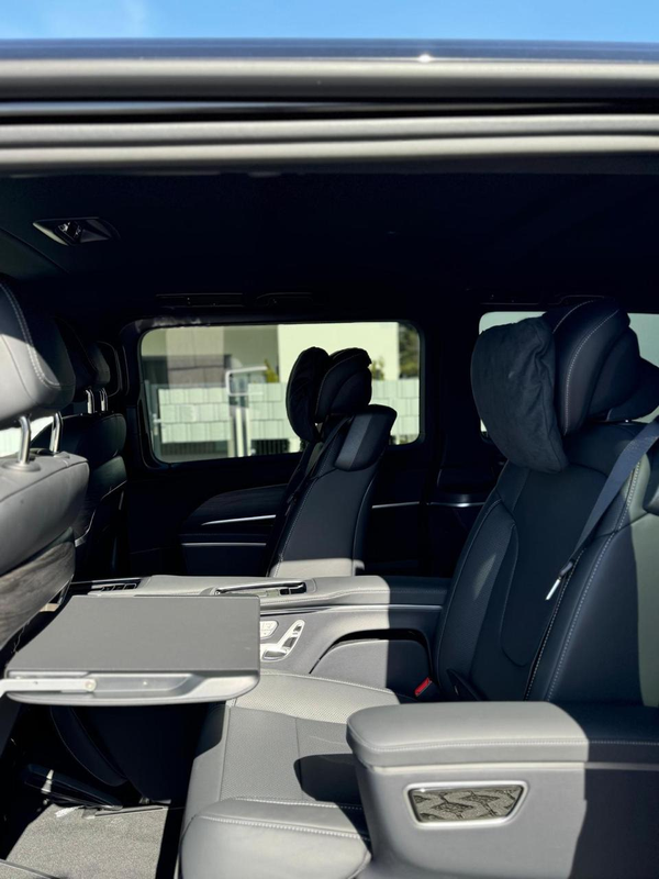 Mercedes Benz V300D Extralong 2025 (7)