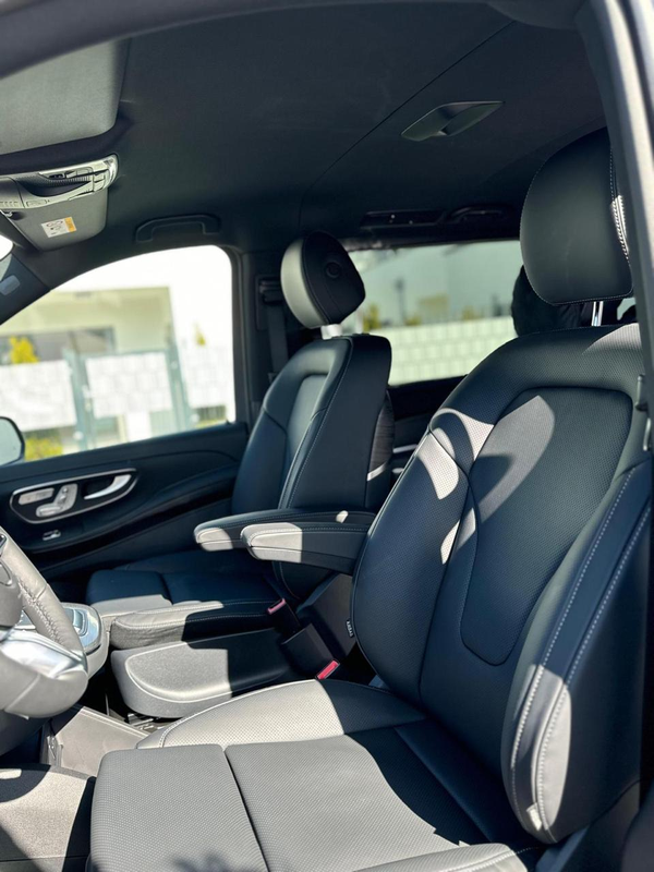 Mercedes Benz V300D Extralong 2025 (8)