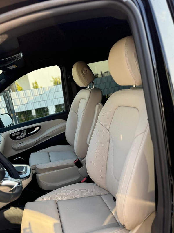 Mercedes Benz V300D Extralong 2025 (13)