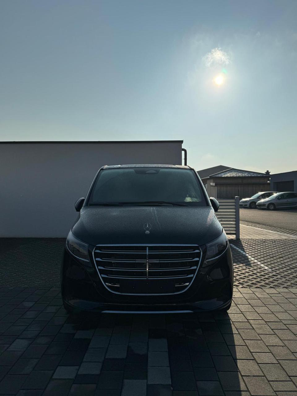 Mercedes Benz V300D Extralong 2025 (14)