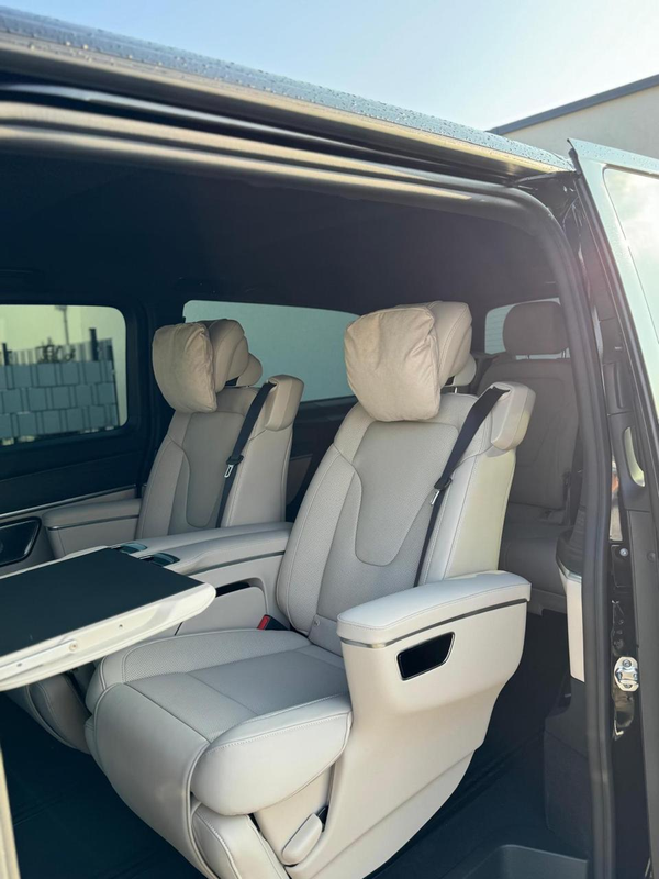 Mercedes Benz V300D Extralong 2025 (15)