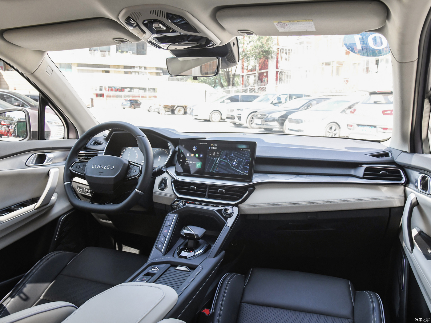 Lynk Co 220 4WD Performance Halo (11)