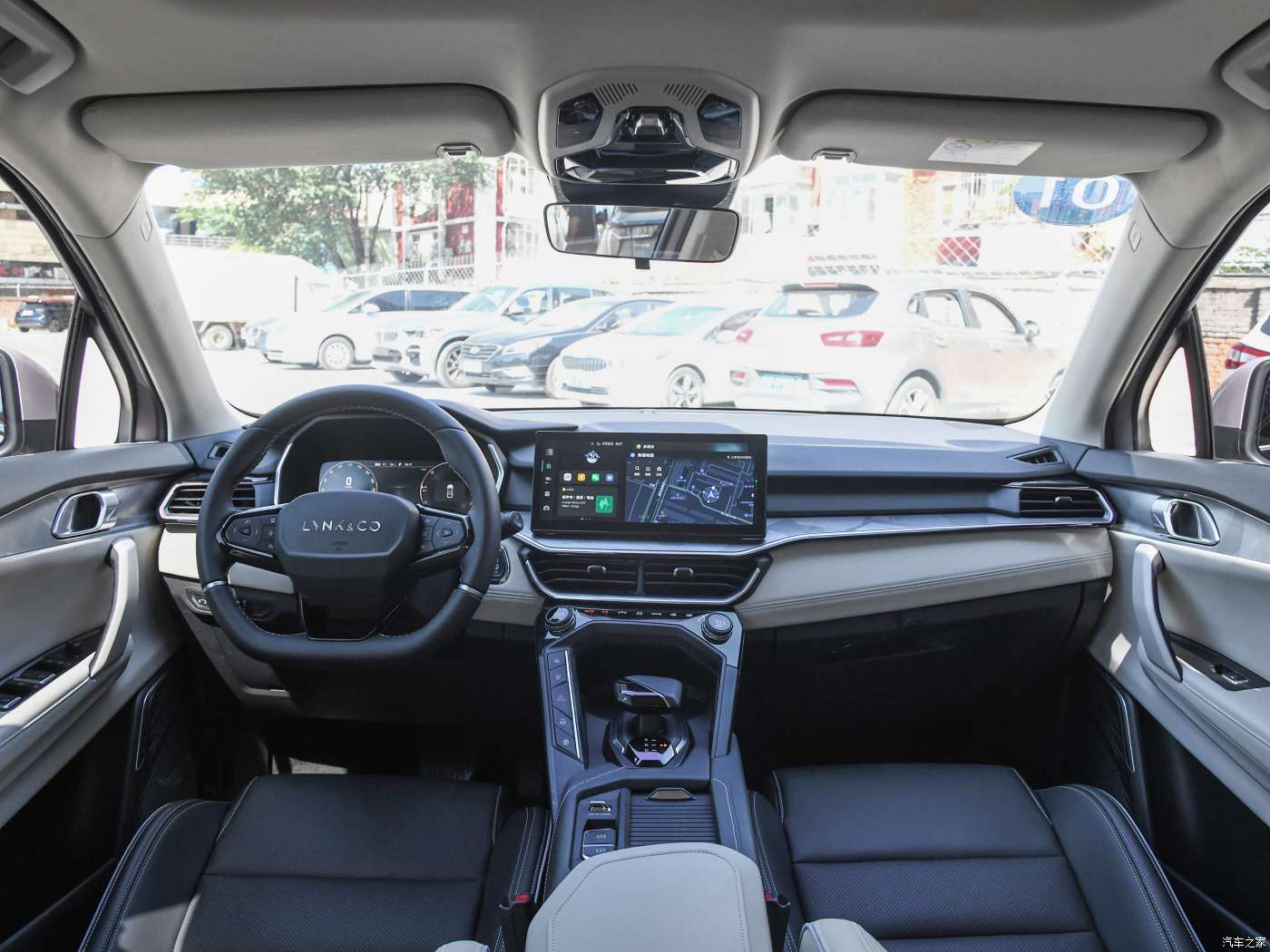 Lynk Co 220 4WD Performance Halo (13)