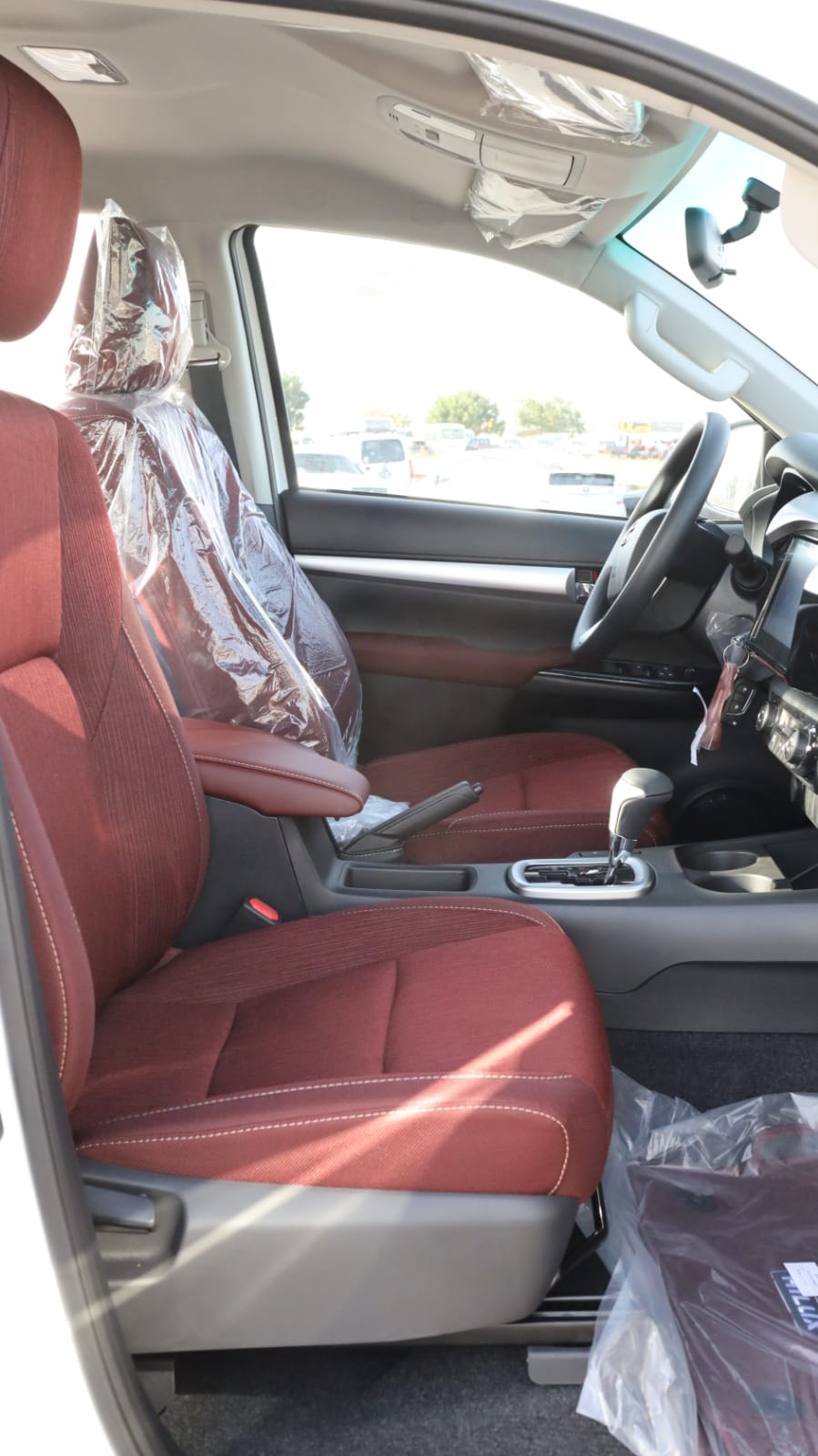 Toyota Hilux Double Cab 2.7L 2025 (13)