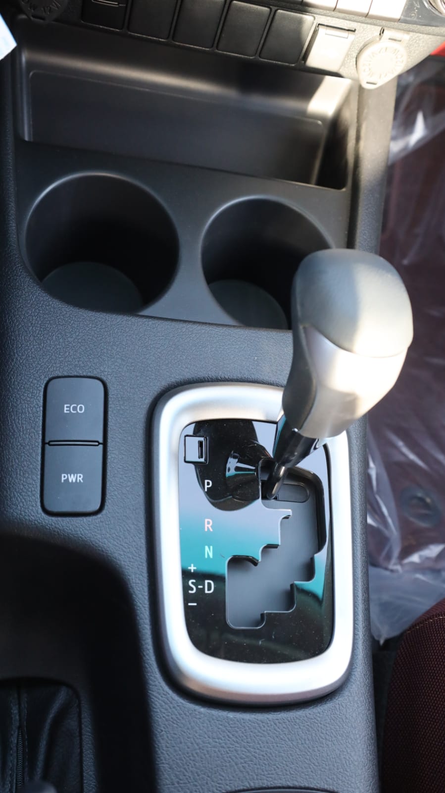 Toyota Hilux Double Cab 2.7L 2025 (14)