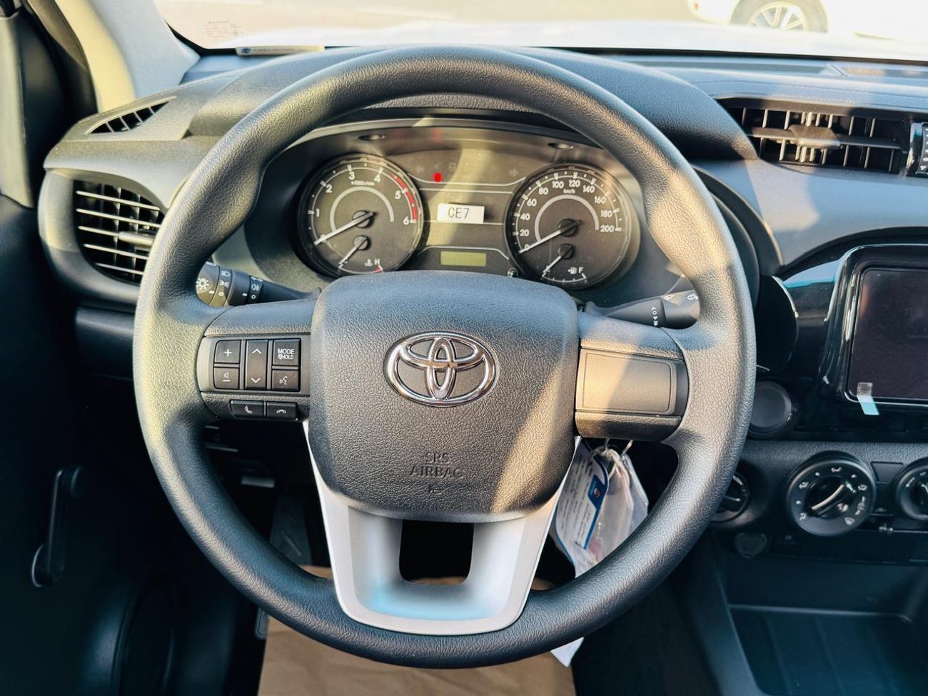 Toyota Hilux 2.4 Diesel 4WD 2025 (16)