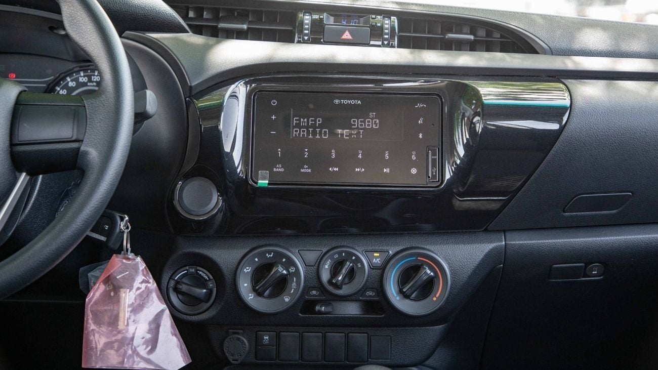 Toyota Hilux DLX 2.4L DOUBLE CAB AT 2025 (19)