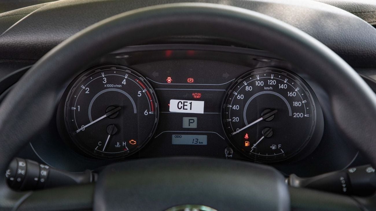 Toyota Hilux DLX 2.4L DOUBLE CAB AT 2025 (21)