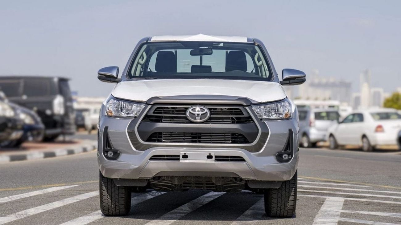 Toyota Hilux 2.4L AT 2025 (11)