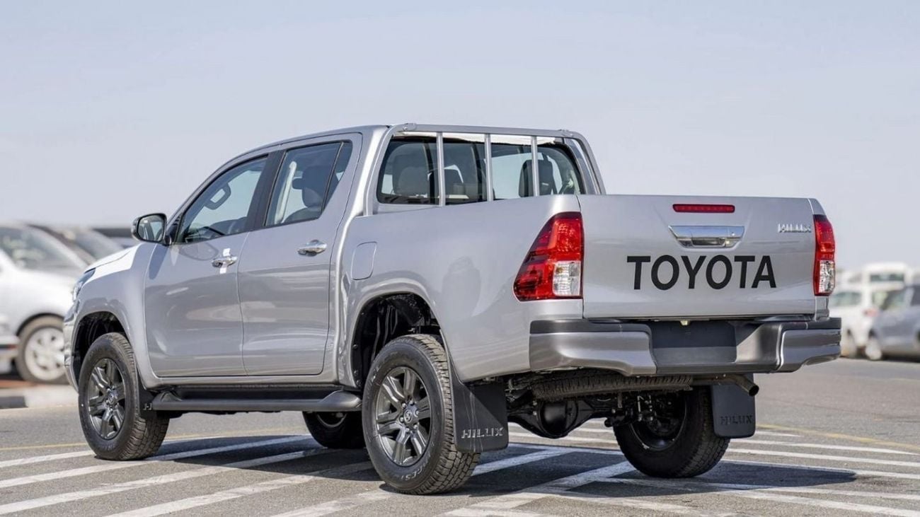 Toyota Hilux 2.4L AT 2025 (16)