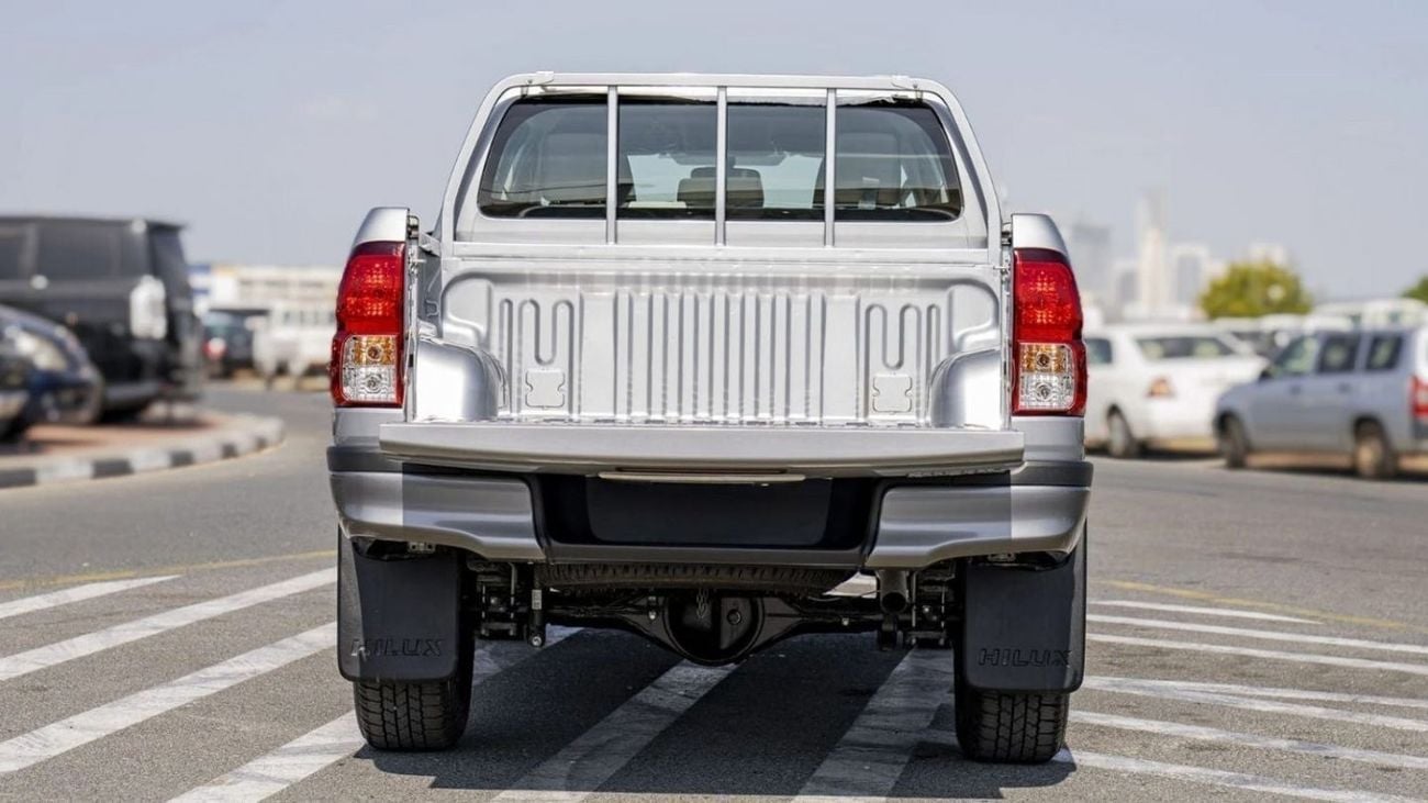 Toyota Hilux 2.4L AT 2025 (19)