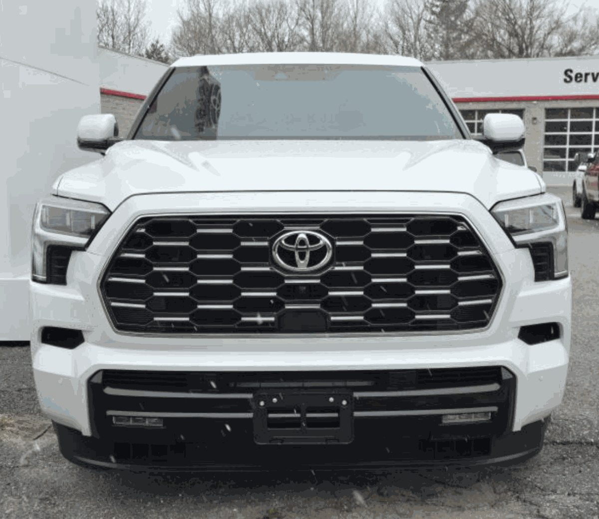 Toyota Sequoia Platinum 4WD (8)