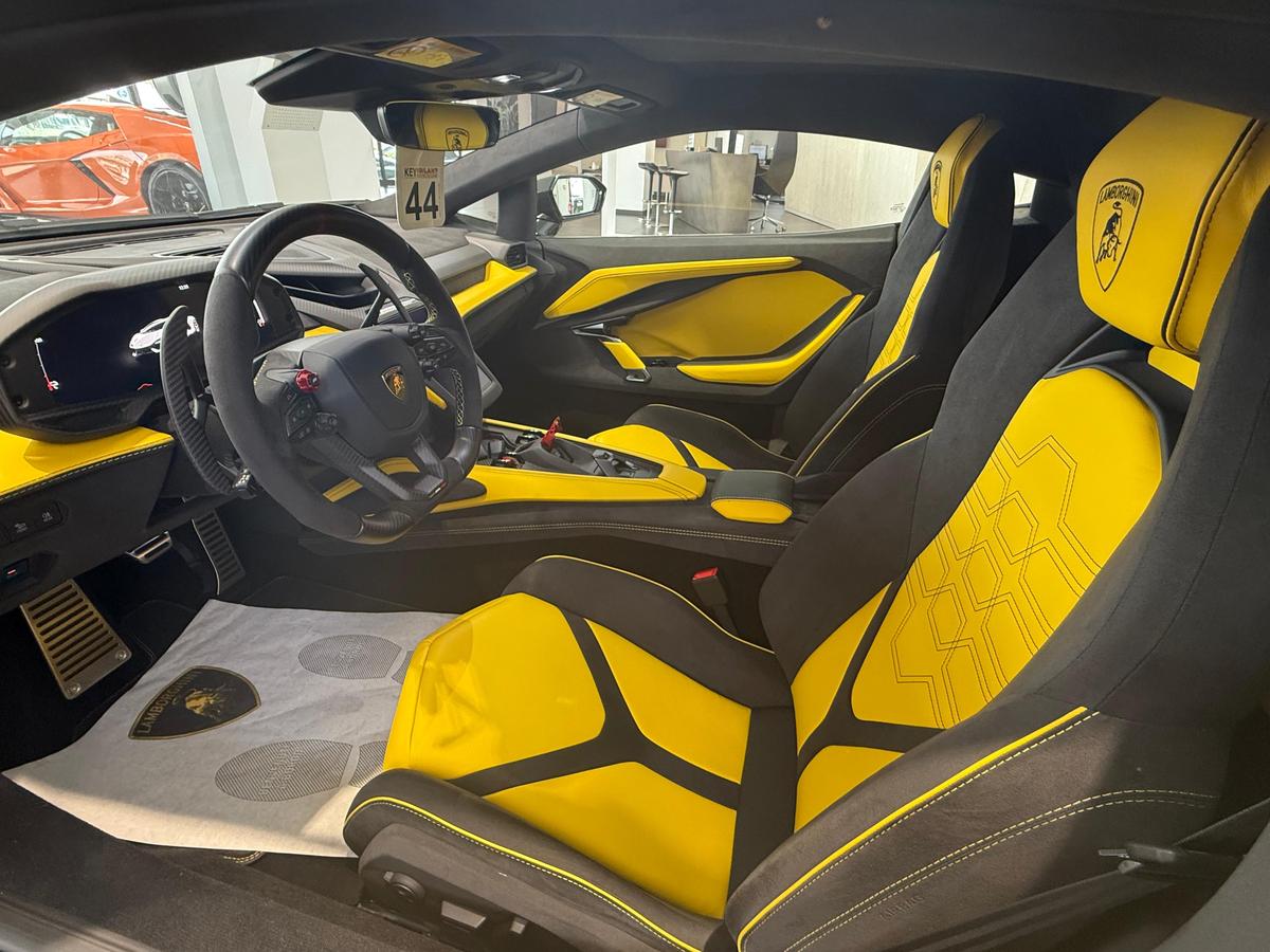Lamborghini Revuelto New (7)