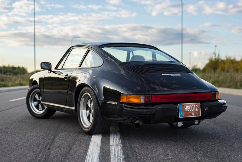 Porsche 911 SC Coupe LHD (8)
