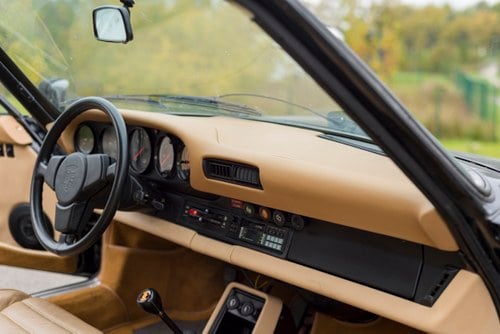 Porsche 911 SC Coupe LHD (9)