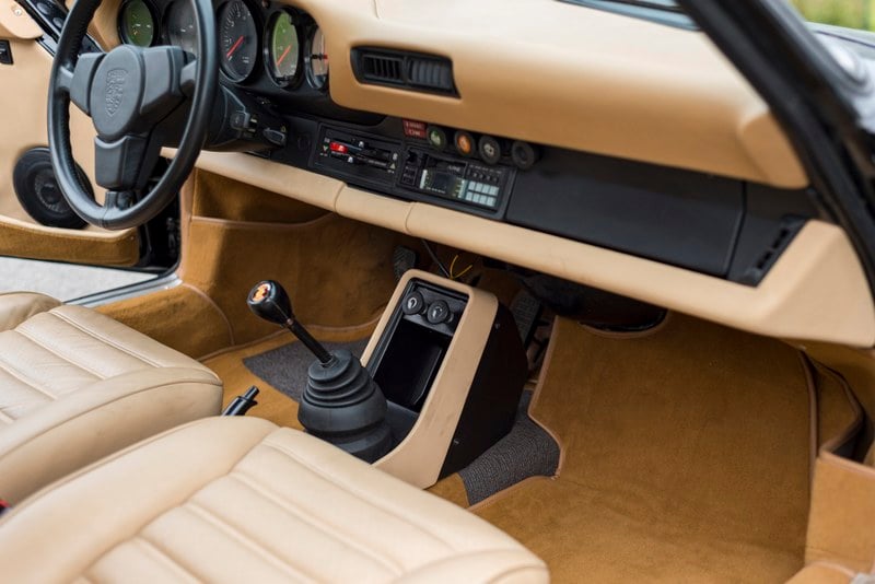 Porsche 911 SC Coupe LHD (10)