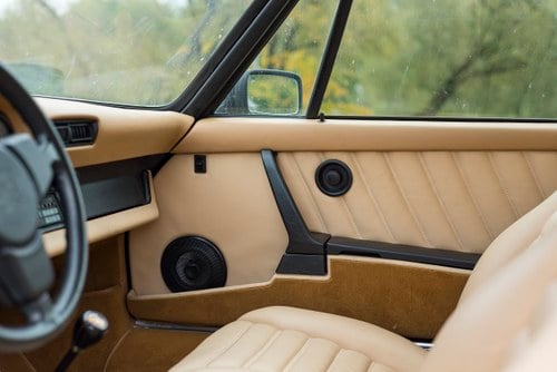 Porsche 911 SC Coupe LHD (11)