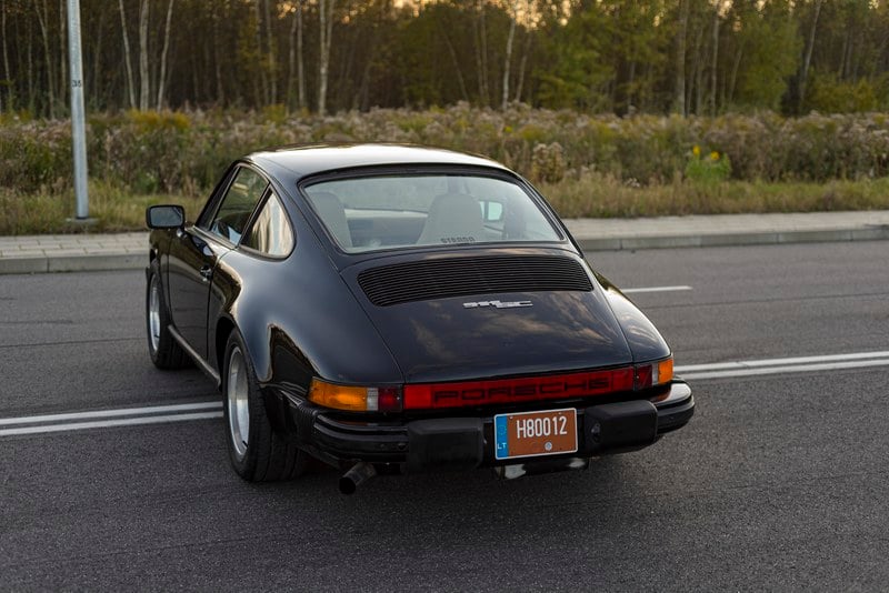 Porsche 911 SC Coupe LHD (15)