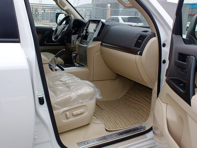 Toyota Land Cruiser 4.0 L Petrol 2016 (7)