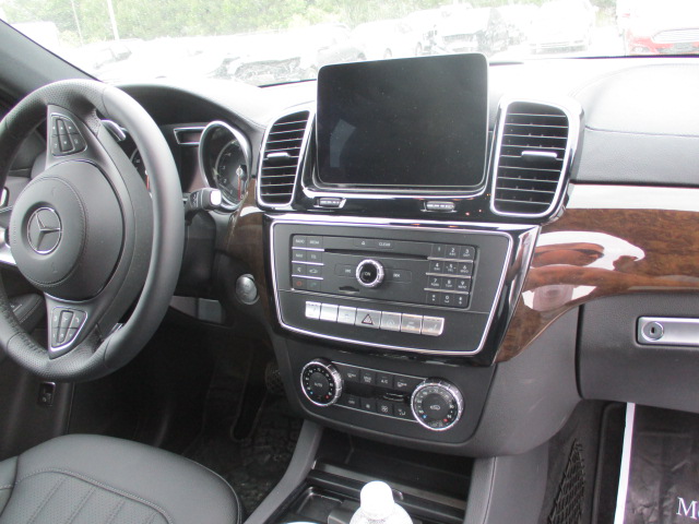 Mercedes Benz GLS450 2017 (8)