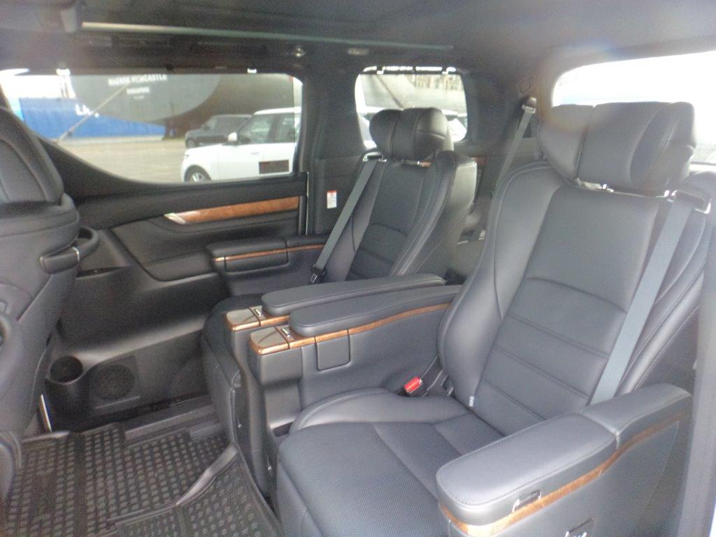 Toyota Alphard 2016 (10)
