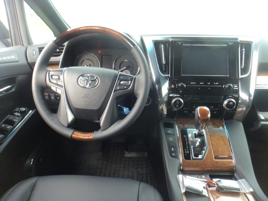Toyota Alphard 2016 (11)