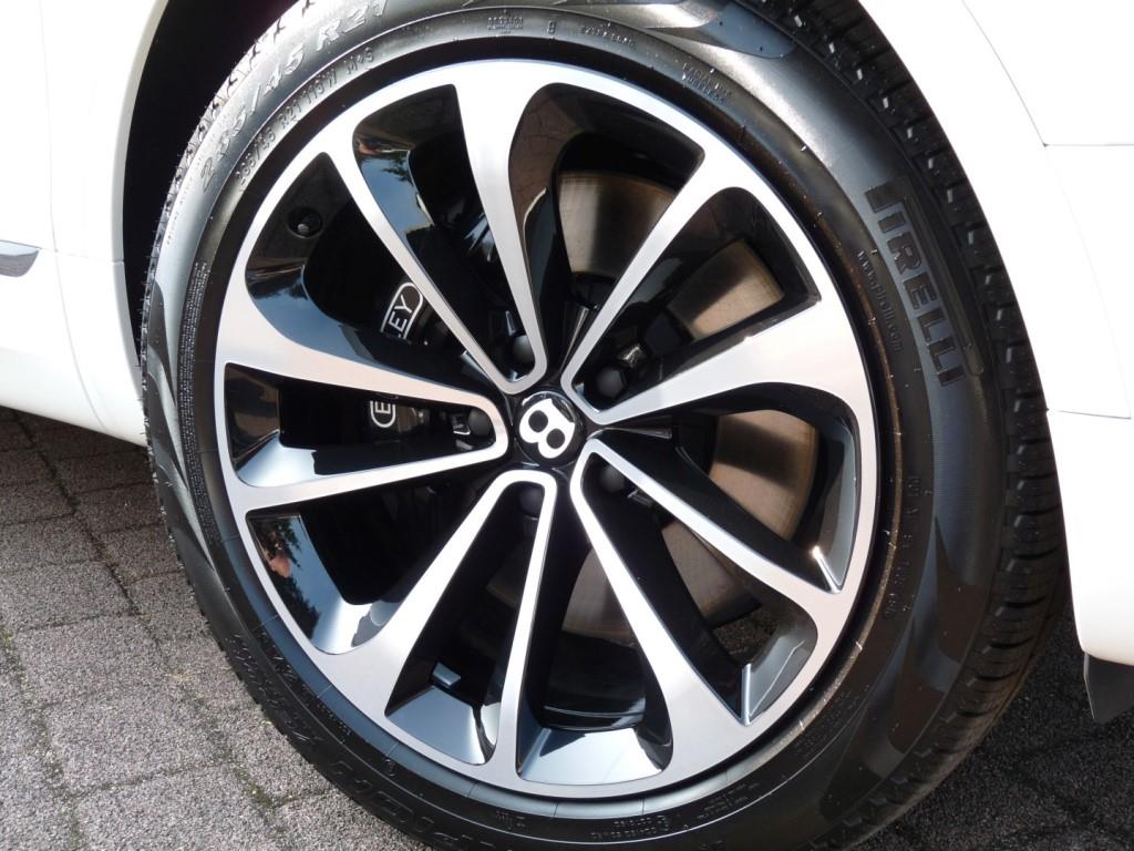 Bentley Bentayga SUV 2017 (9)