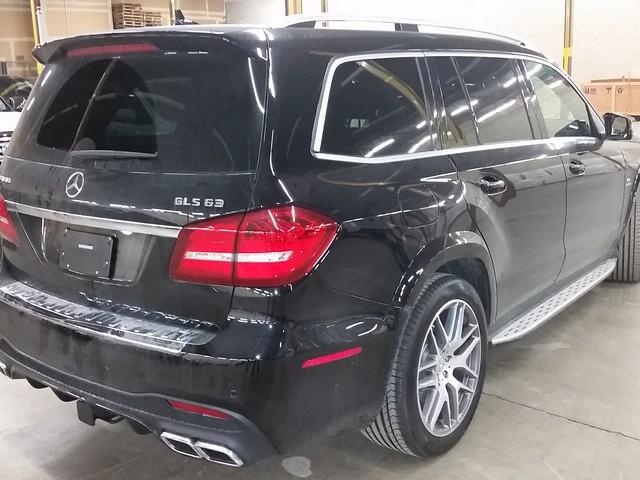 Mercedes Benz GLS63 2017 (7)
